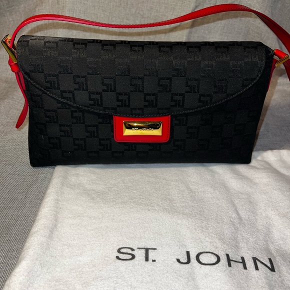 Classic St. John Red Leather and Logo Print Shoulder Bag - Picture 4 of 8
